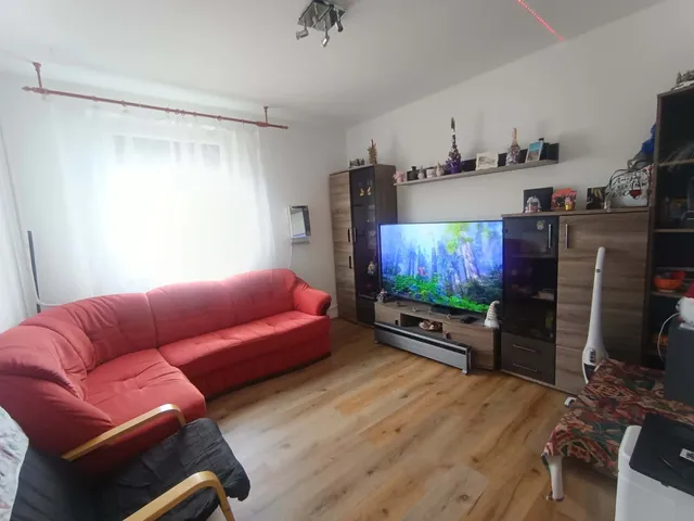 Eladó lakás Komló, Körtvélyes 59 nm