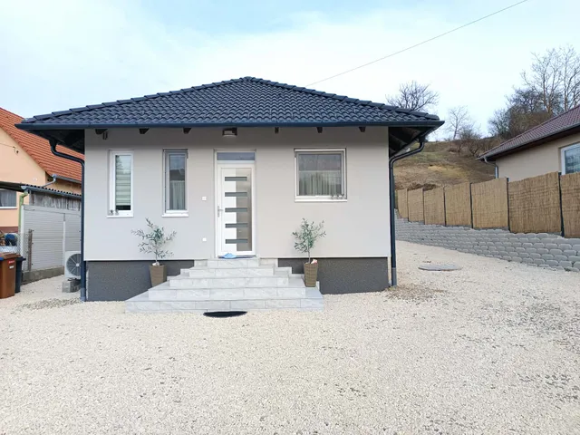 Eladó ház Pécs, Postavölgy 75 nm