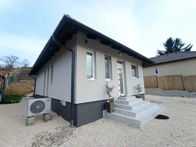 Eladó ház Pécs, Postavölgy, Kispostavölgyi út 75 nm