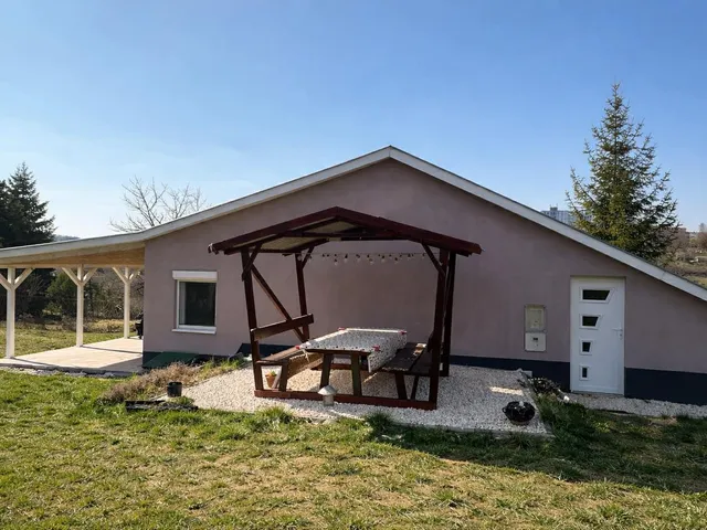 Eladó üdülő és hétvégi ház Komló, Szilvás, Cseresznyák dülő 48 nm