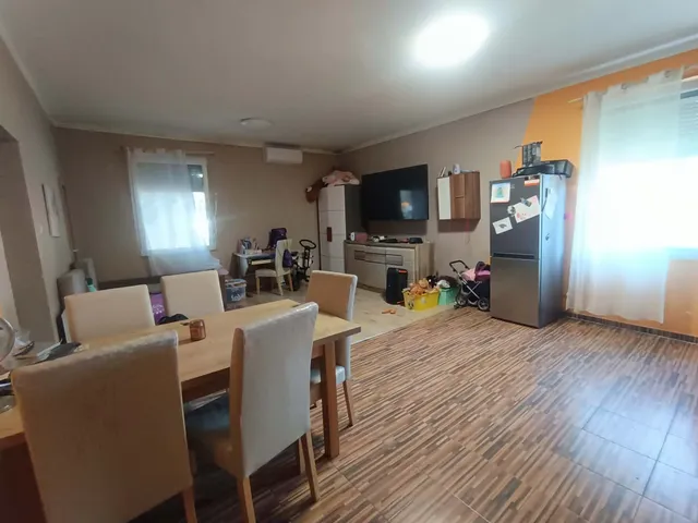 Eladó lakás Komló, Kenderföld 73 nm