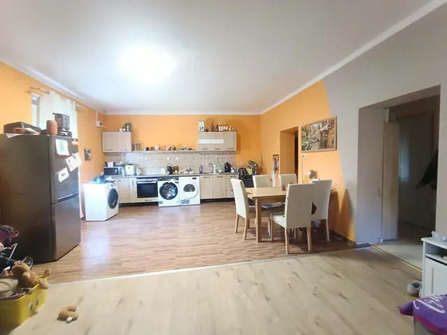 Eladó lakás Komló, Kenderföld, Vörösmarty Mihály utca 25. 73 nm