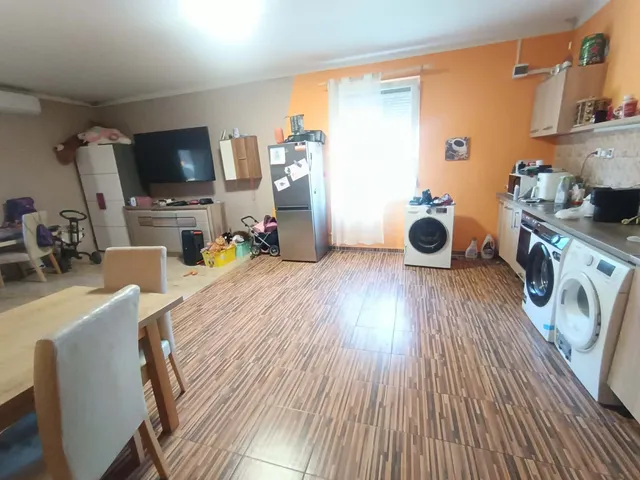 Eladó lakás Komló, Kenderföld, Vörösmarty Mihály utca 25. 73 nm