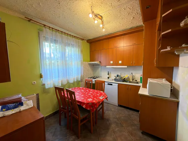 Eladó lakás Komló, Szilvás, Alkotmány utca 16. 78 nm