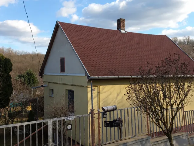 Eladó üdülő és hétvégi ház Komló, Sikonda 49 nm