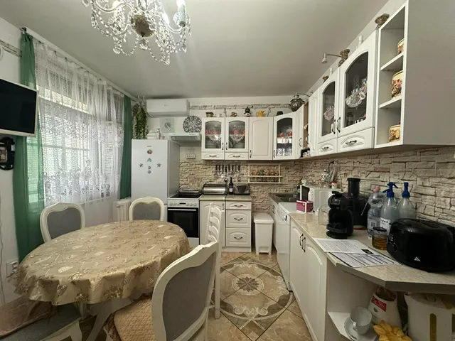 Eladó lakás Komló 52 nm