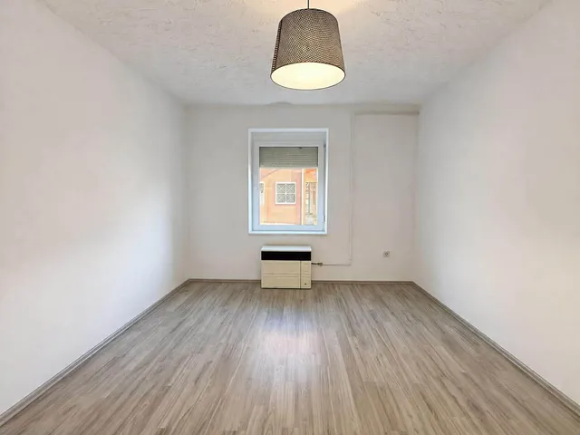 Eladó lakás Komló 36 nm