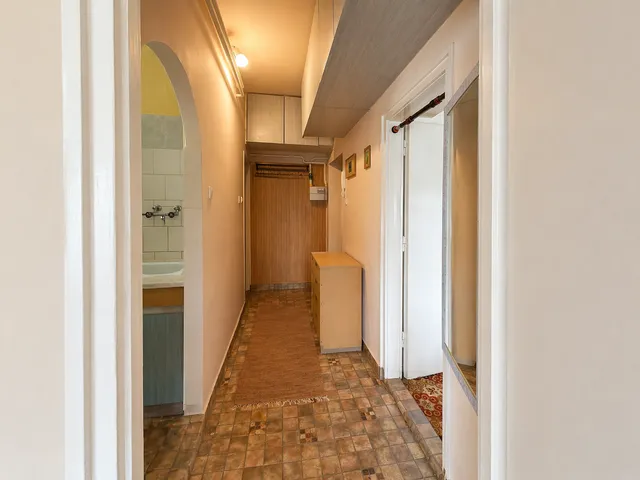 Eladó lakás Komló, Kökönyös, Petőfi tér 4. 49 nm