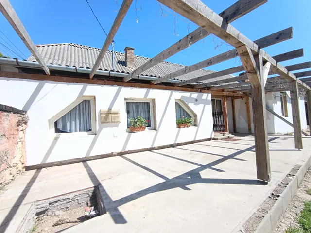 Eladó ház Kisharsány 98 nm