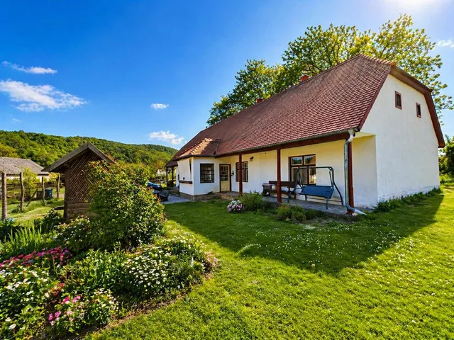 Eladó ház Vékény, Fő utca 100 nm
