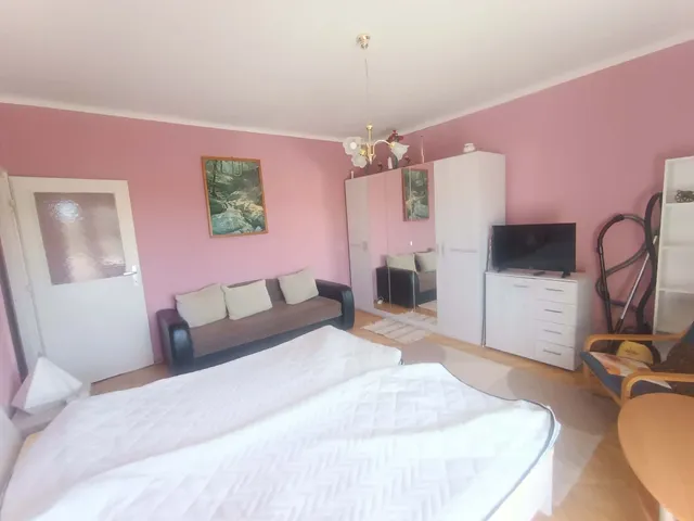 Kiadó lakás Komló, Kökönyös, Pécsi út 51. 40 nm
