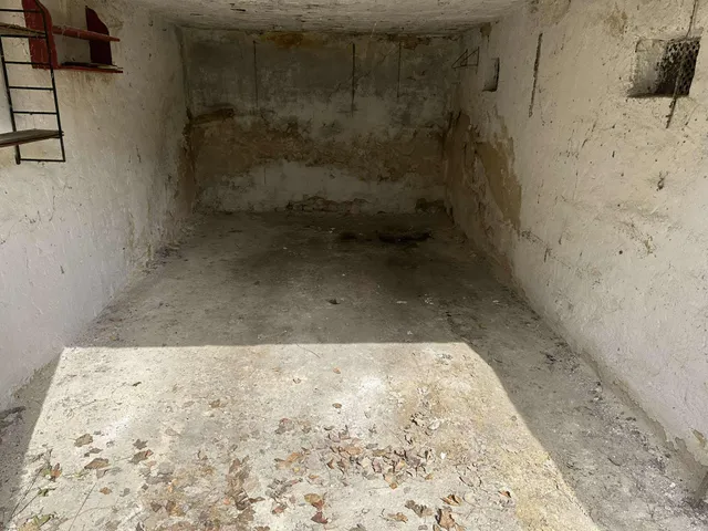 Eladó garázs Komló, Majális tér 14 nm