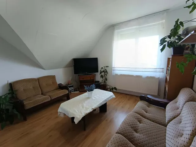 Eladó ház Nagykozár, Petőfi utca 190 nm