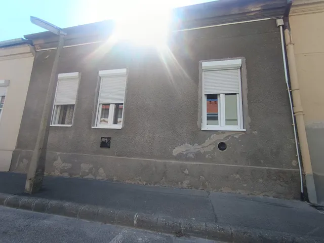 Eladó ház Pécs, Egyetemváros, Hargita utca 40 nm