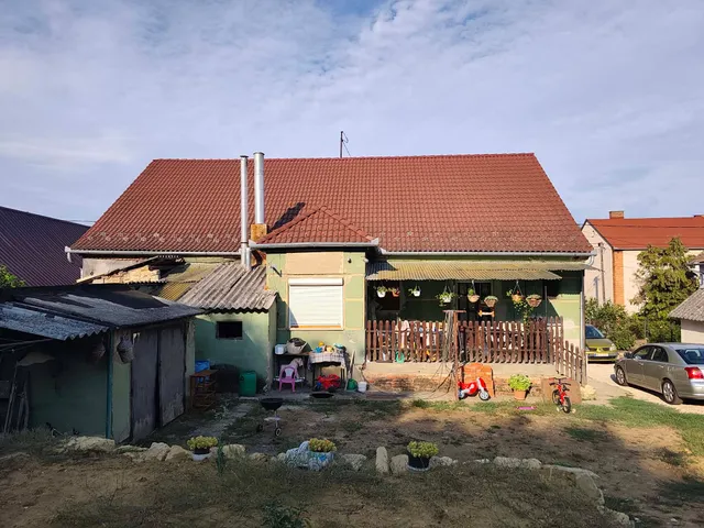 Eladó ház Komló, Mecsekjánosi 130 nm