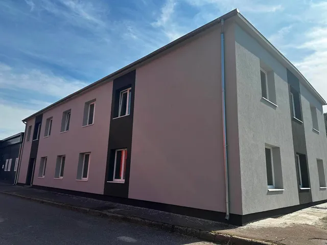 Eladó kereskedelmi és ipari ingatlan Komló, Altáró út 10. 785 nm