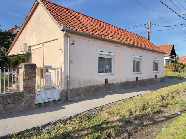 Eladó ház Pécs, Patacs 120 nm