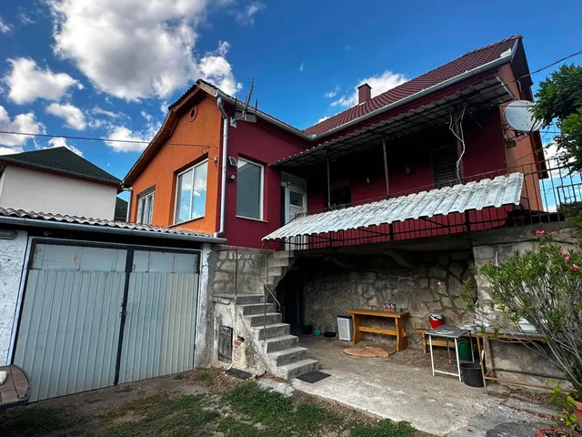 Eladó ház Komló, Mecsekjánosi, Fő utca 110 nm