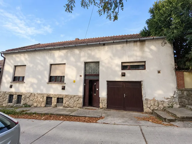 Eladó ház Pécs, Ledina 130 nm