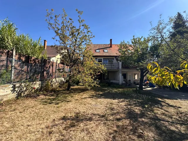 Eladó ház Komló, Damjanich utca 17. 210 nm