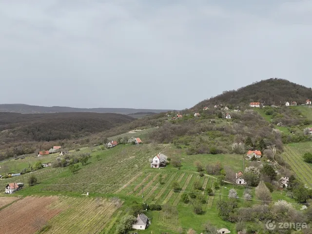 Eladó telek Monoszló 12905 nm