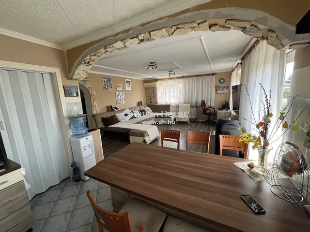 Eladó ház Felsőpakony 109 nm