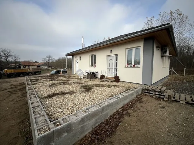 Eladó ház Dánszentmiklós 107 nm