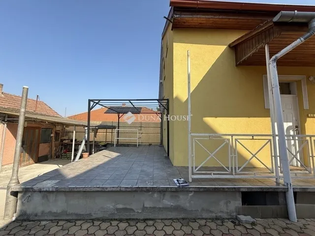 Eladó ház Felsőpakony 89 nm