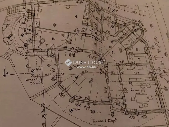 Eladó ház Telki 300 nm