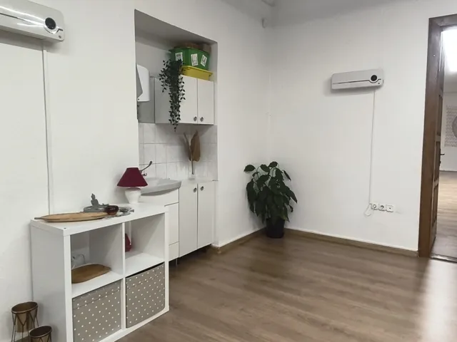 Eladó kereskedelmi és ipari ingatlan Budapest XIII. kerület, Angyalföld 162 nm