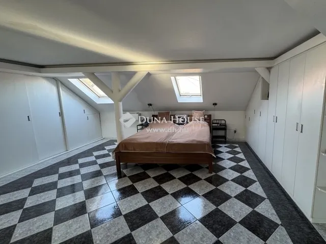 Eladó ház Budapest XVIII. kerület, Újpéteritelep 234 nm