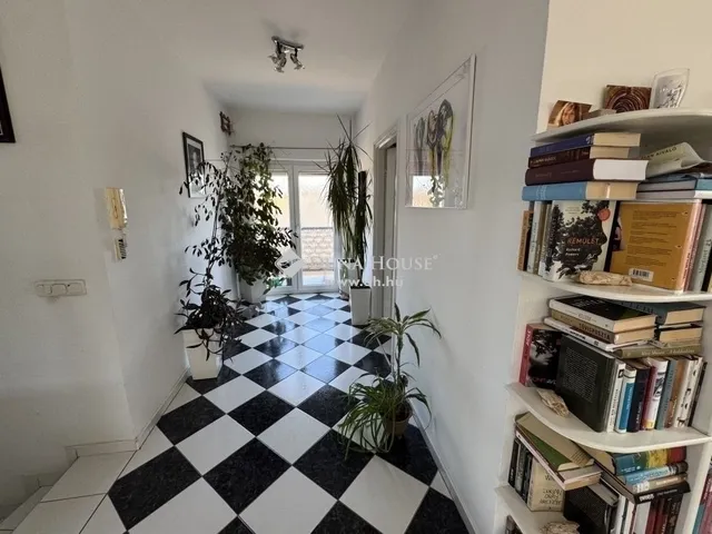 Eladó ház Budapest XVIII. kerület, Újpéteritelep 234 nm