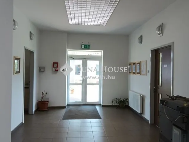 Kiadó kereskedelmi és ipari ingatlan Veresegyház 7627 nm