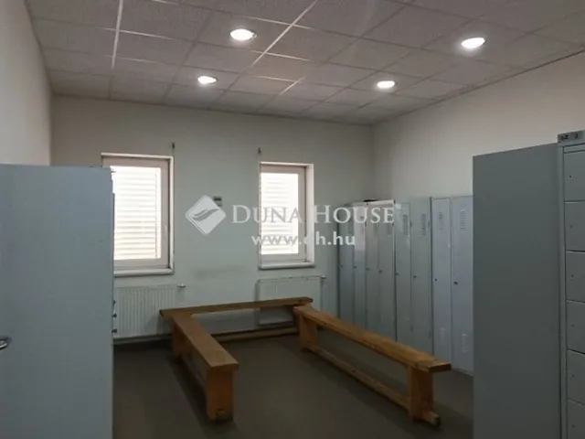 Kiadó kereskedelmi és ipari ingatlan Veresegyház 7627 nm