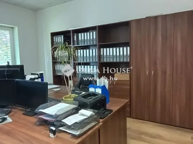 Kiadó kereskedelmi és ipari ingatlan Veresegyház 7627 nm