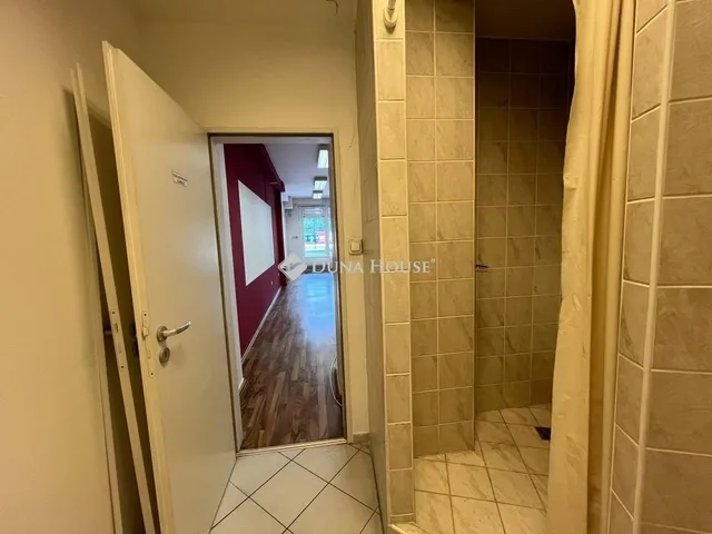 Eladó kereskedelmi és ipari ingatlan Budapest III. kerület, Óbuda 60 nm