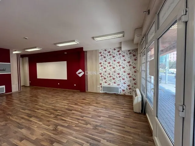 Eladó kereskedelmi és ipari ingatlan Budapest III. kerület, Óbuda 60 nm