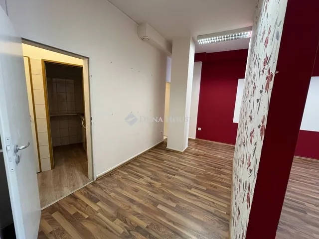 Eladó kereskedelmi és ipari ingatlan Budapest III. kerület, Óbuda 60 nm