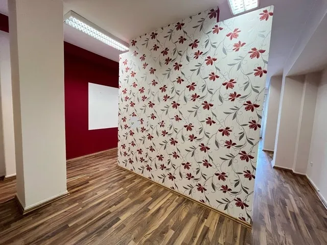 Eladó kereskedelmi és ipari ingatlan Budapest III. kerület, Óbuda 60 nm