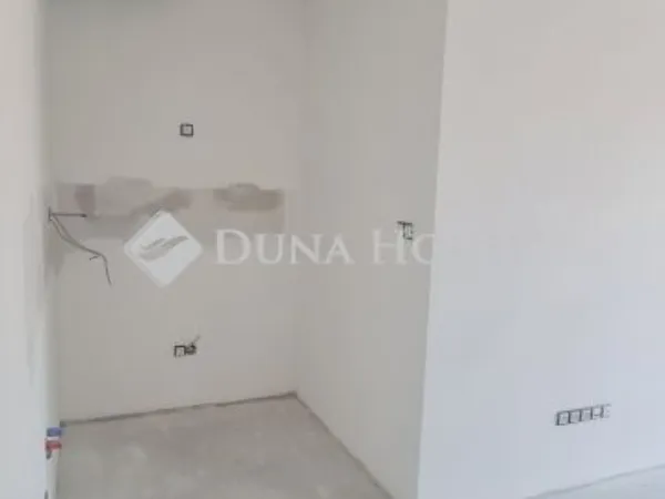 Eladó ház Budapest XV. kerület 517 nm