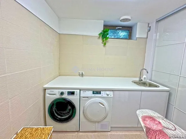 Eladó ház Szentendre 291 nm