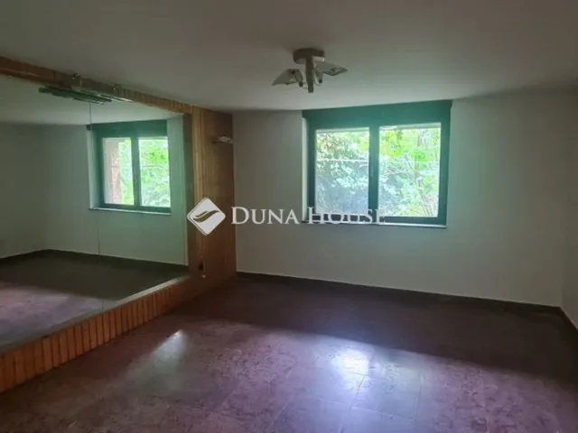 Eladó ház Budapest XII. kerület 294 nm