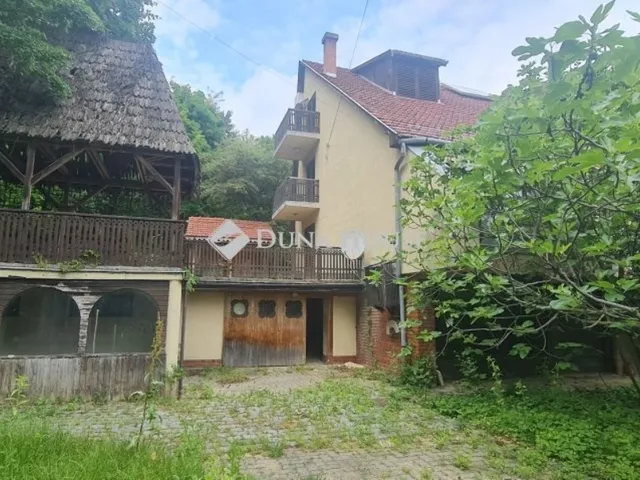 Eladó ház Budapest XII. kerület 294 nm