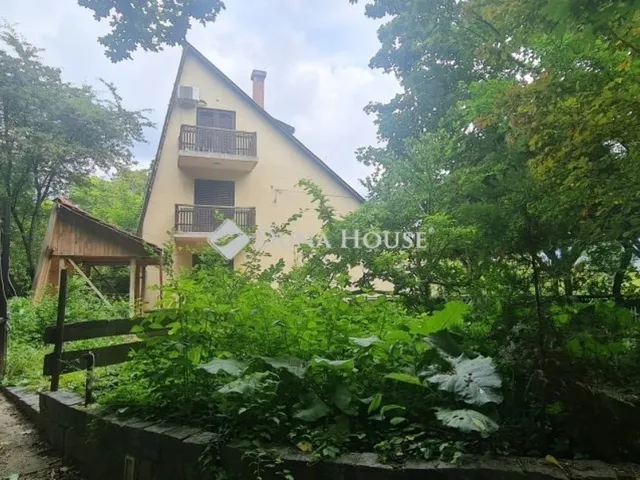 Eladó ház Budapest XII. kerület 294 nm