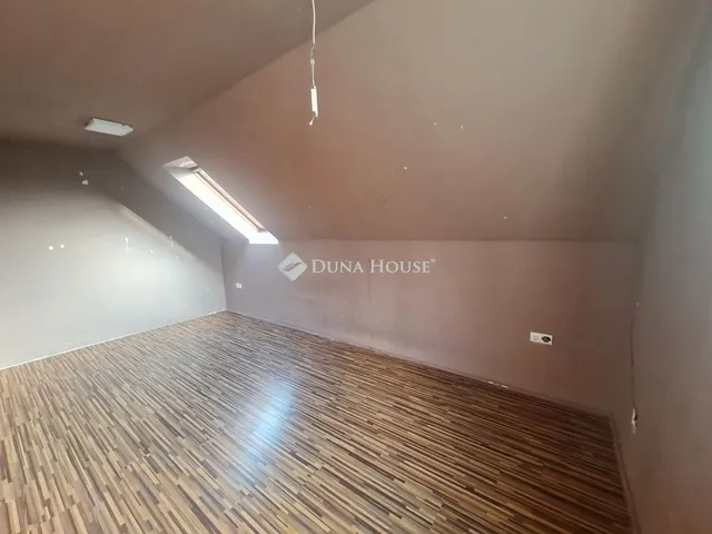Eladó ház Kerepes 244 nm