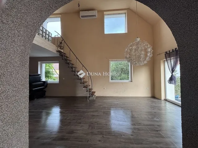 Eladó ház Kerepes 244 nm