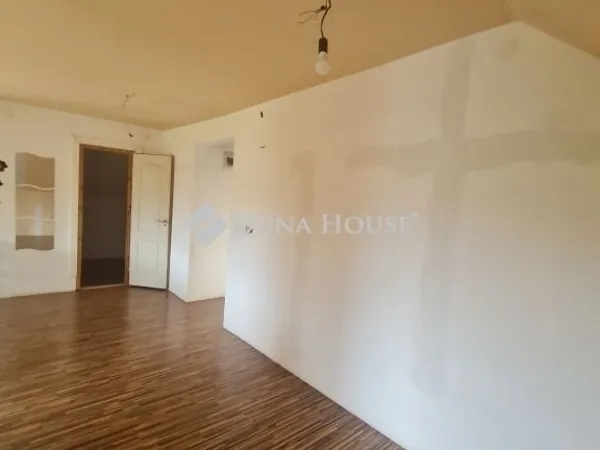 Eladó ház Kerepes 244 nm