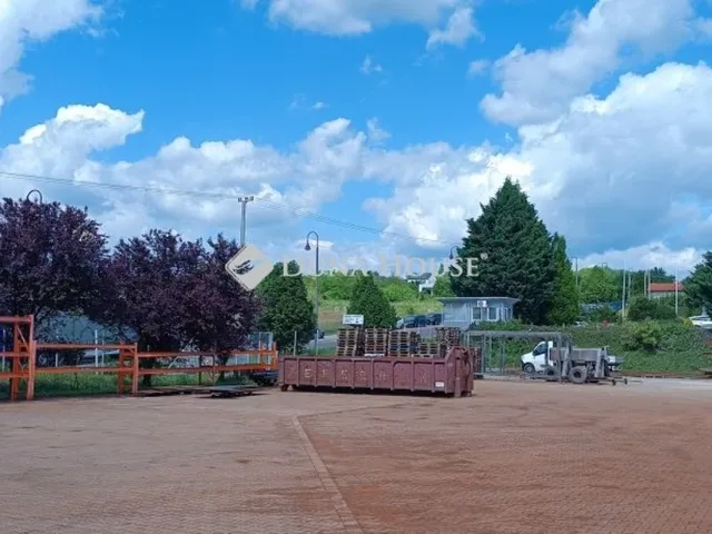 Eladó kereskedelmi és ipari ingatlan Veresegyház 2086 nm