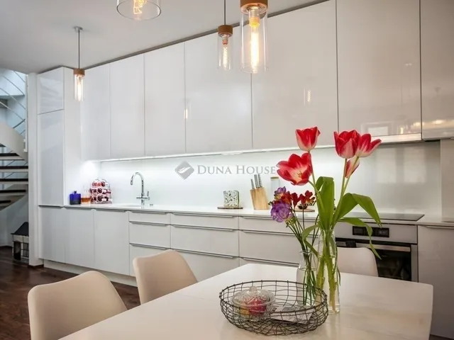 Eladó lakás Budapest VI. kerület 123 nm