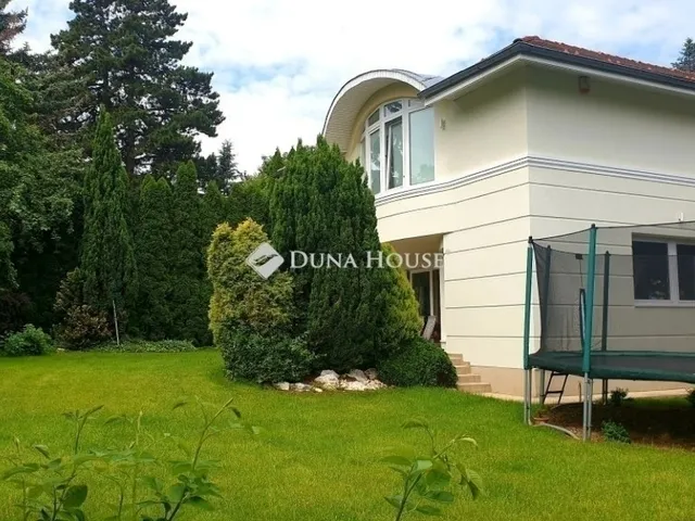 Eladó ház Budapest II. kerület, Budaliget 386 nm